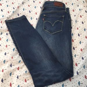 Levi’s mid rise jeans